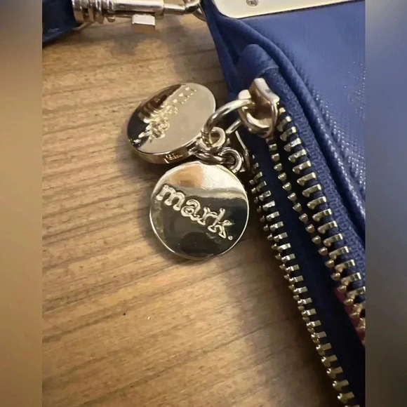 mark. 12 Place Credit Card Wristlet Wallet - Picture 3 of 9